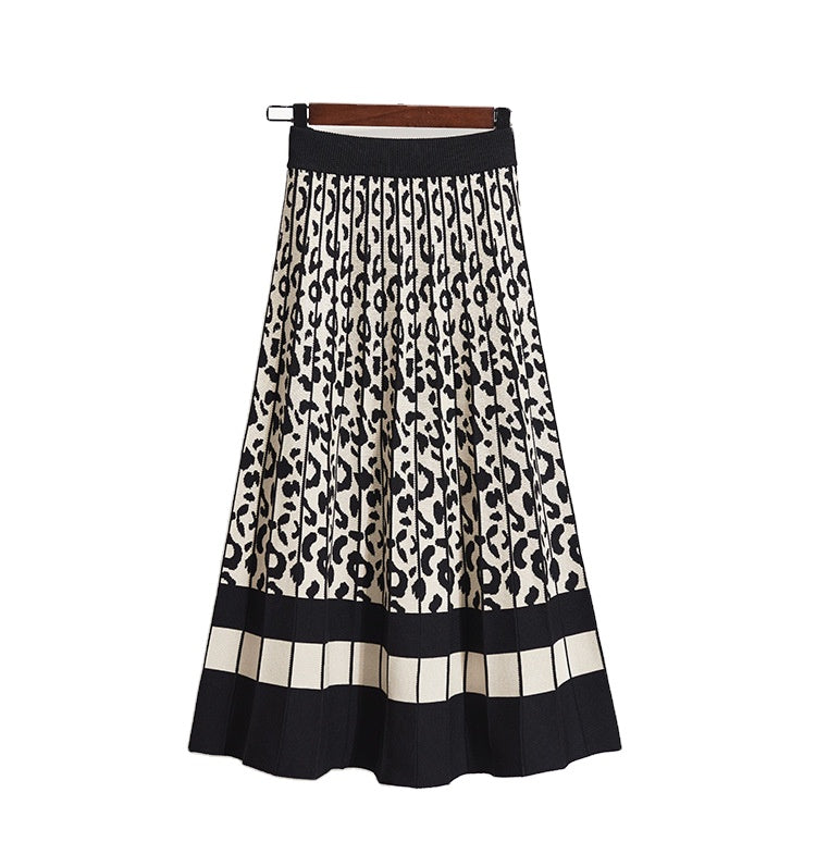 Monochrome Knitted Skirt - MissFinchNYC